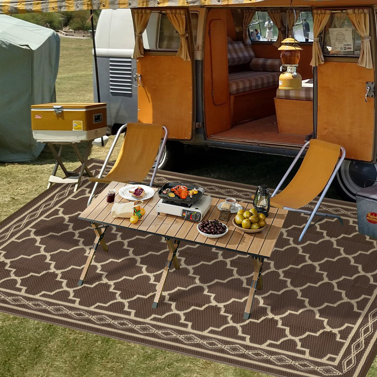 GarveeLife easy-clean surface dries fast after rain and spills.