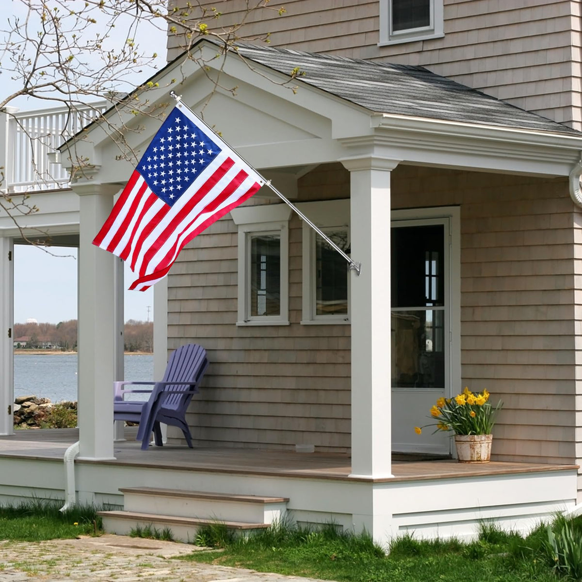 Geek Cheers rotating rings enable full air flow for flutter-free flags.