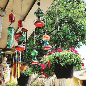 Generic anti-rust coated iron chains withstand weather, ideal for outdoor décor