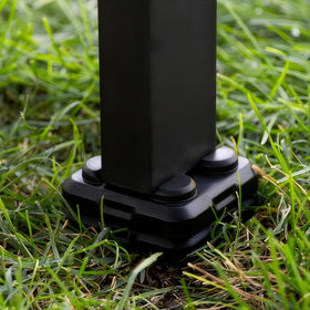 Generic leveling kit adapts to feet or casters for versatile setup.