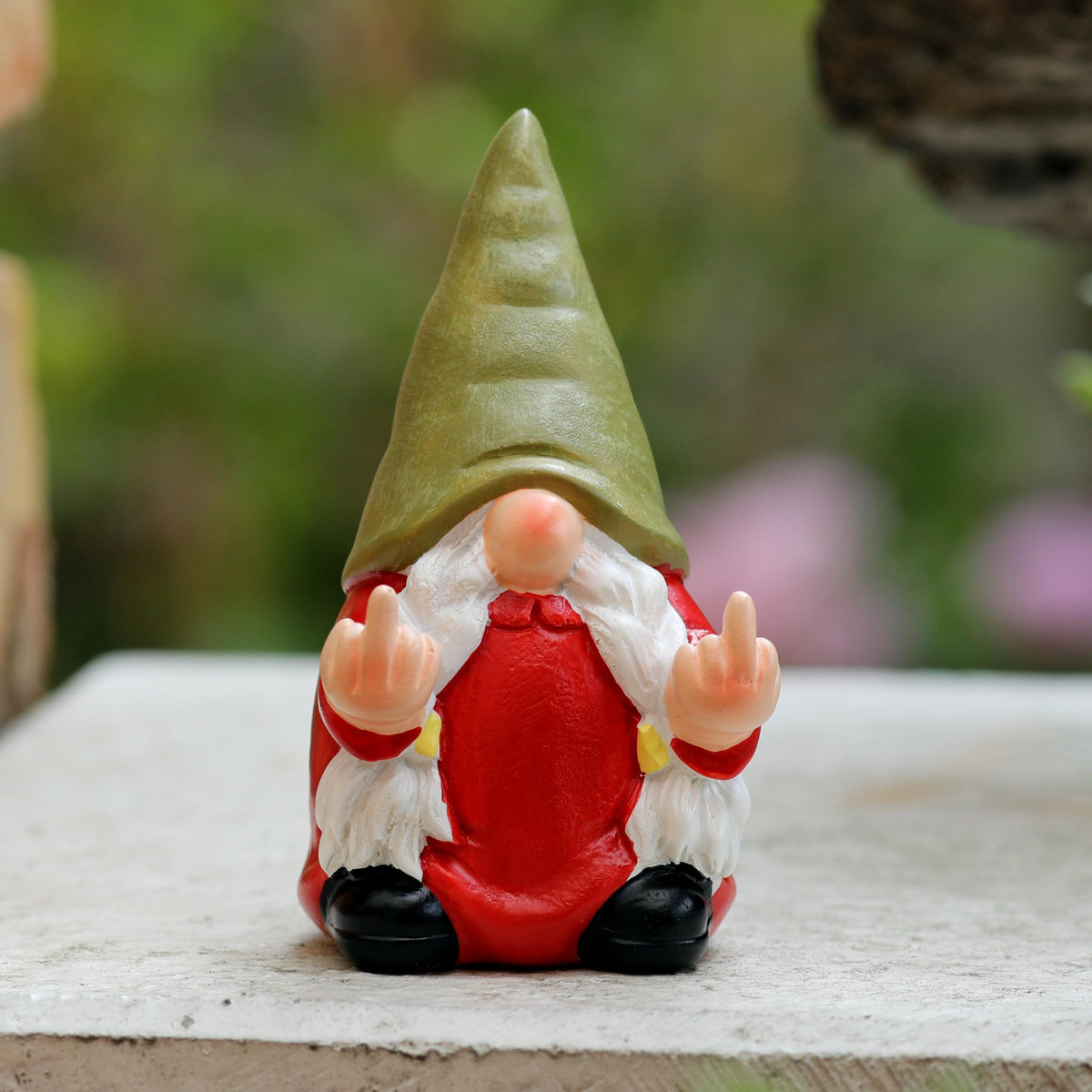 Generic outdoor-durable-gnome-3-5in suits busy patios and gardens.