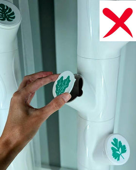 Generic cap creates dust barrier for cleaner nutrient reservoirs.