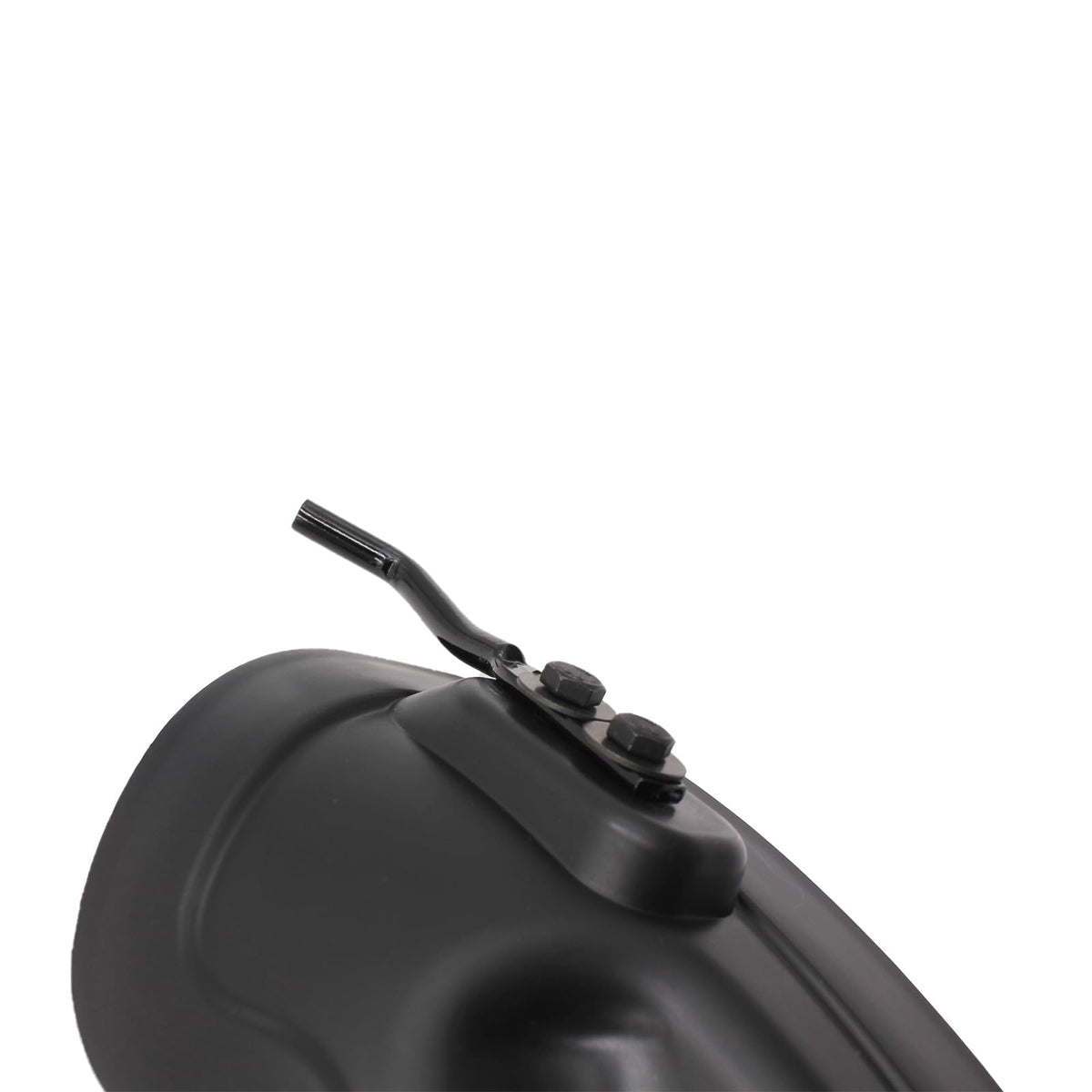 Precise-fit mulch plug on deck surface supports reliable operation.