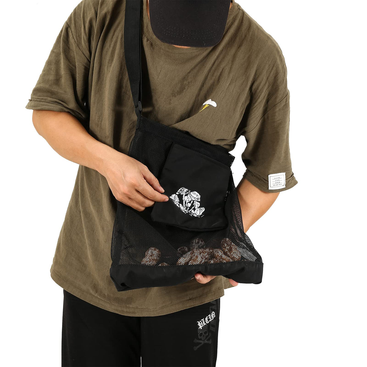 Generic Mushroom Hunting Bag thickened bottom resists wear on rough terrain.