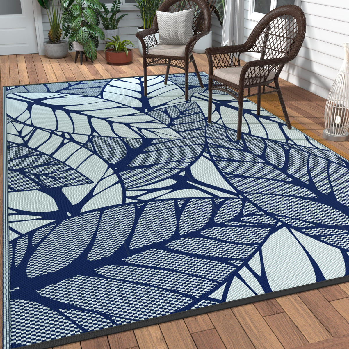 GENIMO outdoor rug 6x9 front view showing blue-and-white reversible weave for patios