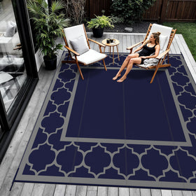 GENIMO rug central surface used as a table spot during outdoor meals