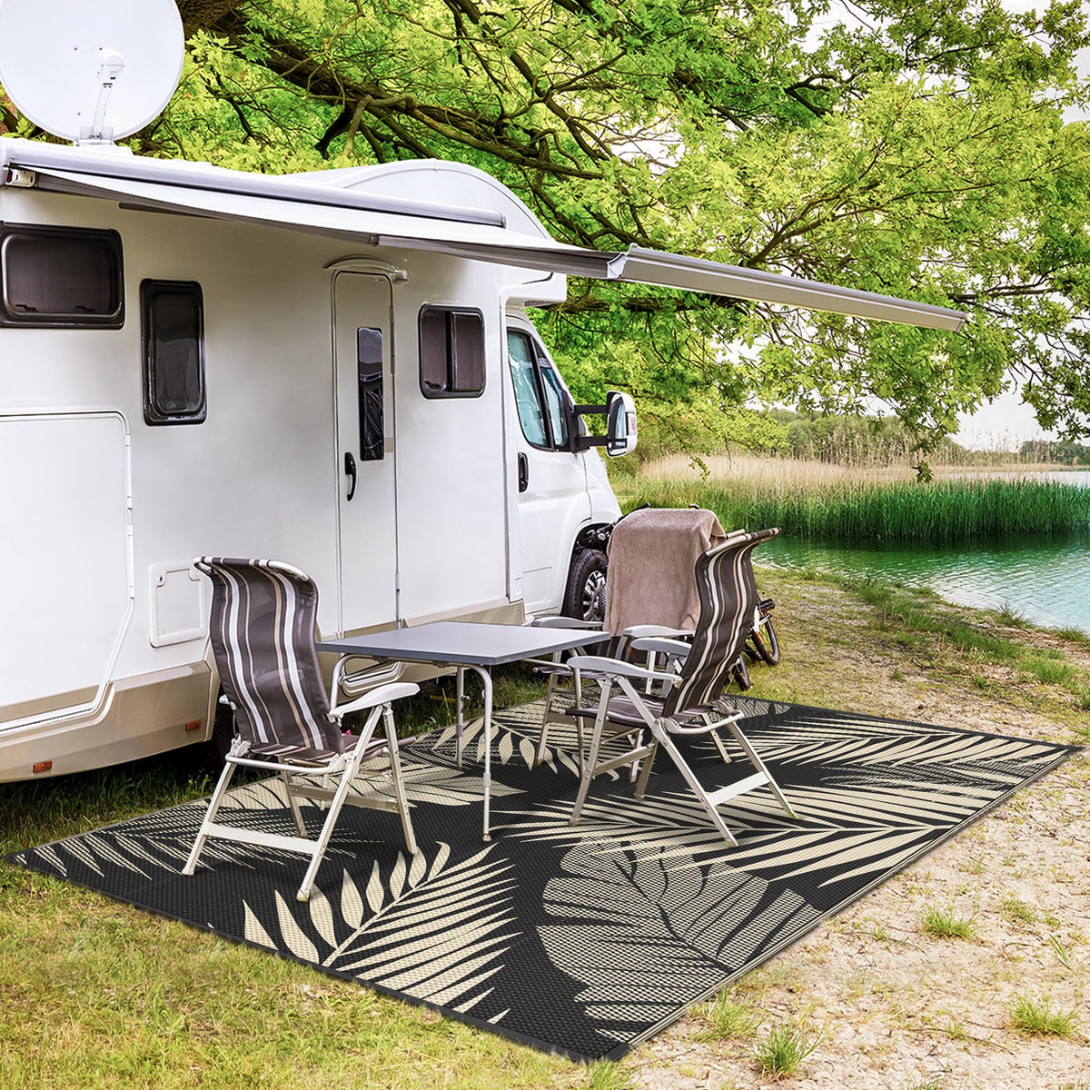 GENIMO quick-clean rug ideal for sand, dirt, and spills.