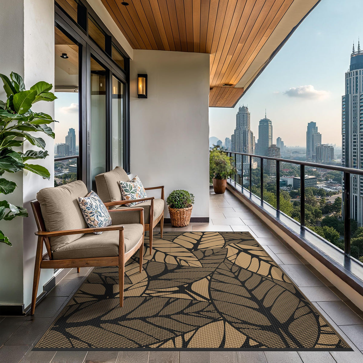GENIMO Outdoor Rug suitable for deck, poolside, and beach gatherings.