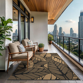 GENIMO Outdoor Rug suitable for deck, poolside, and beach gatherings.