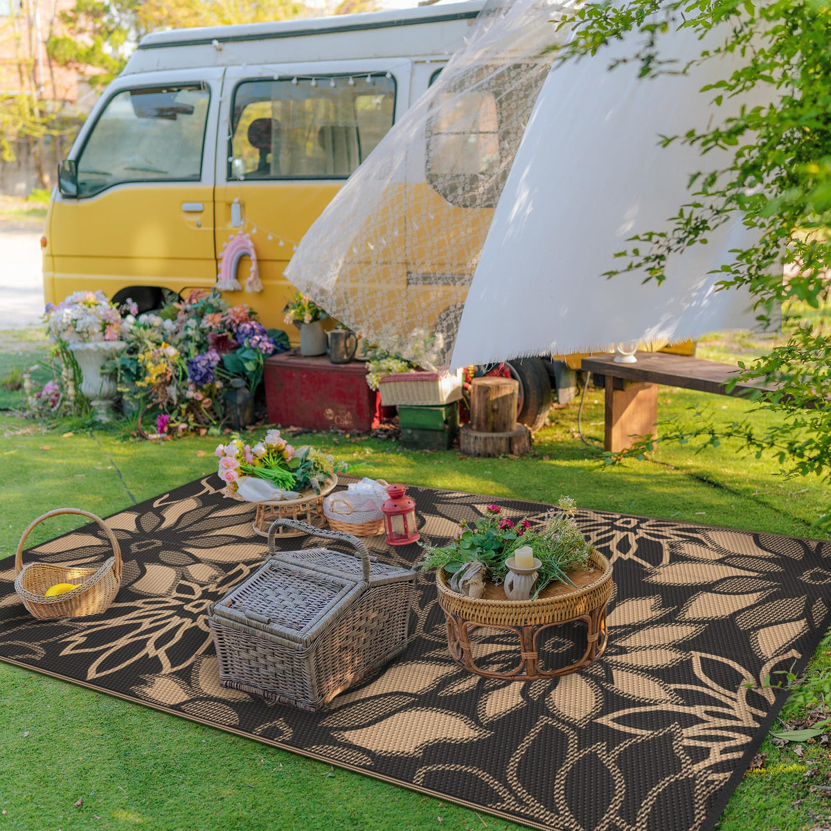 GENIMO outdoor rug after rinsing, quick-drying for outdoor use.