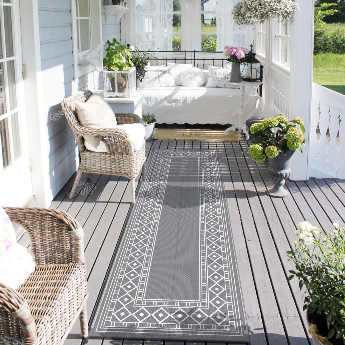 GENIMO foldable 2.5x8 rug folds flat for easy transport and storage