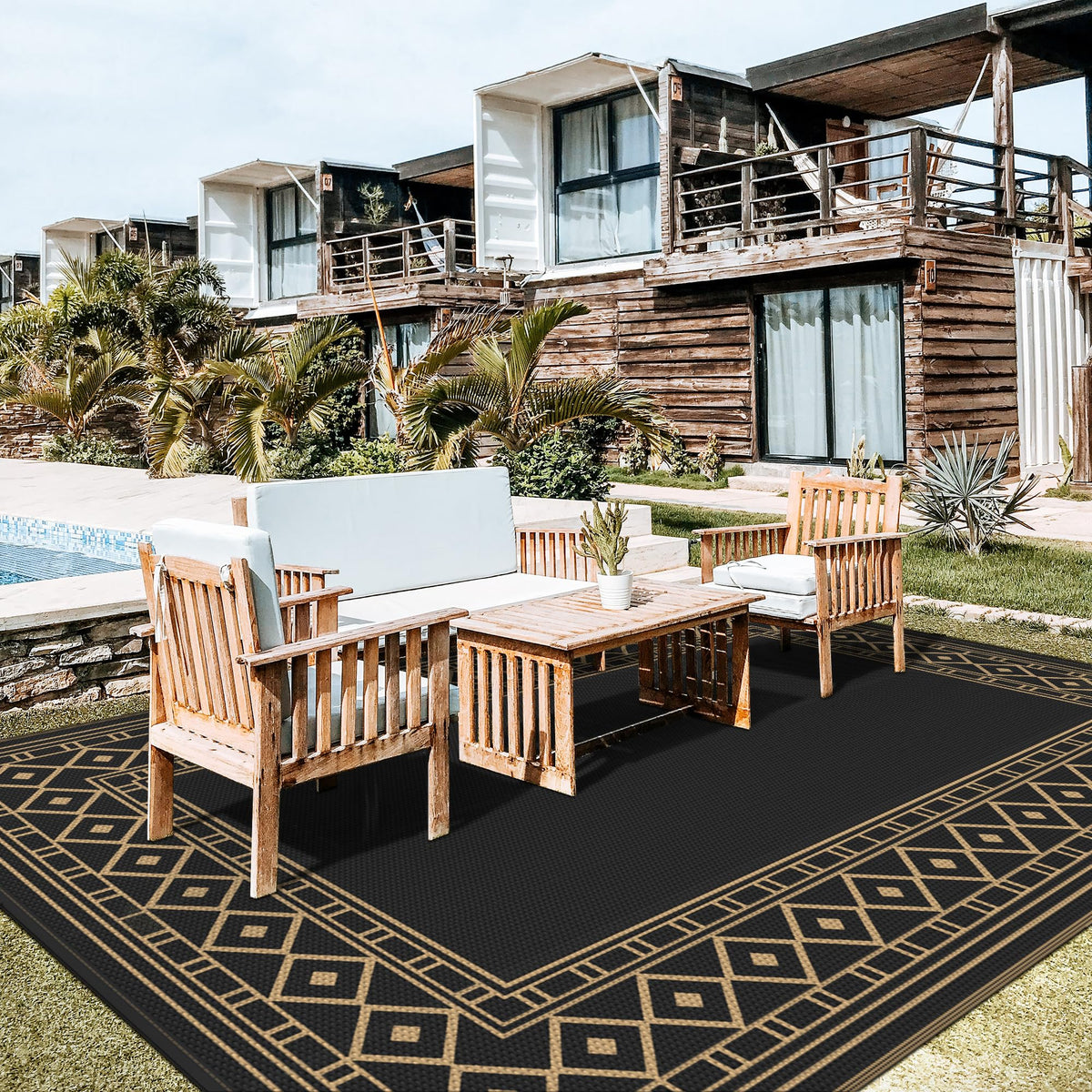 GENIMO outdoor rug folded for compact storage, saving space during transport.
