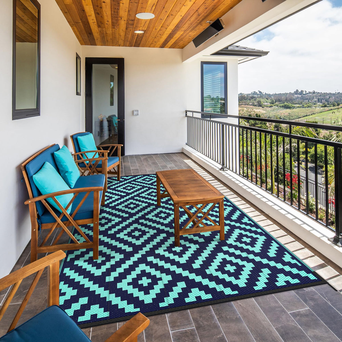 GENIMO outdoor rug grid backing drains water quickly after rain.