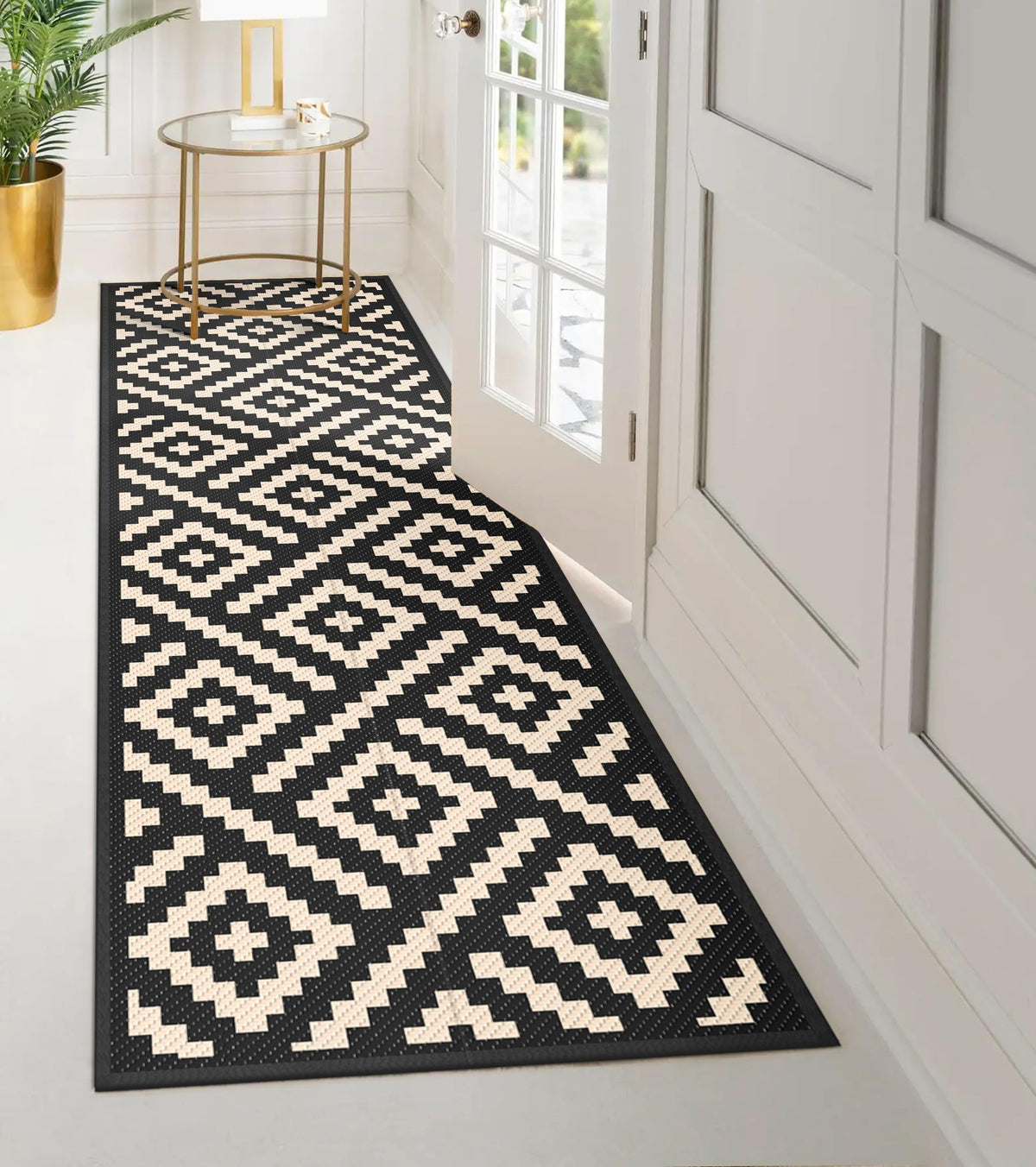 GENIMO outdoor rug close-up shows reversible pattern and durable texture.