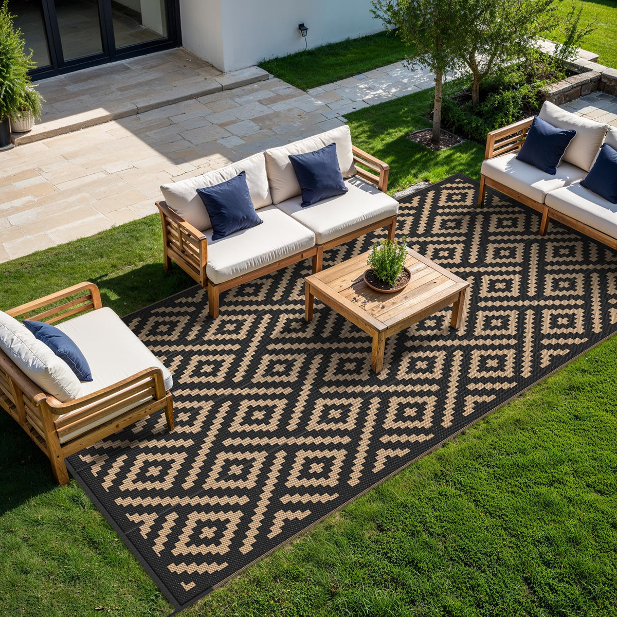 GENIMO rug with dual-sided reversible patterns for versatile styling.