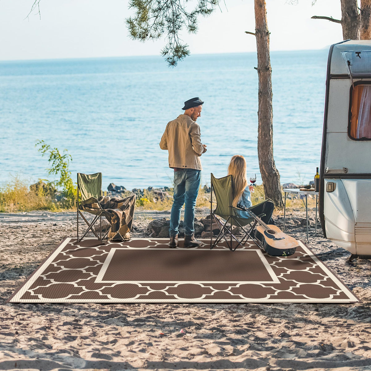 GENIMO reversible pattern rug offers flexible styling for outdoor spaces.