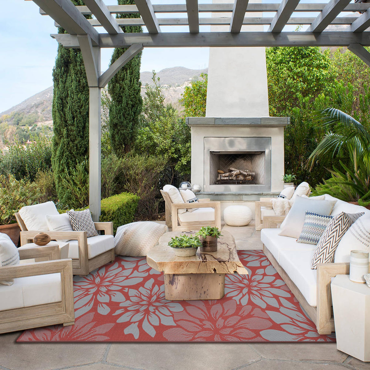 GENIMO UV-coated outdoor rug resists fading for long-lasting use.