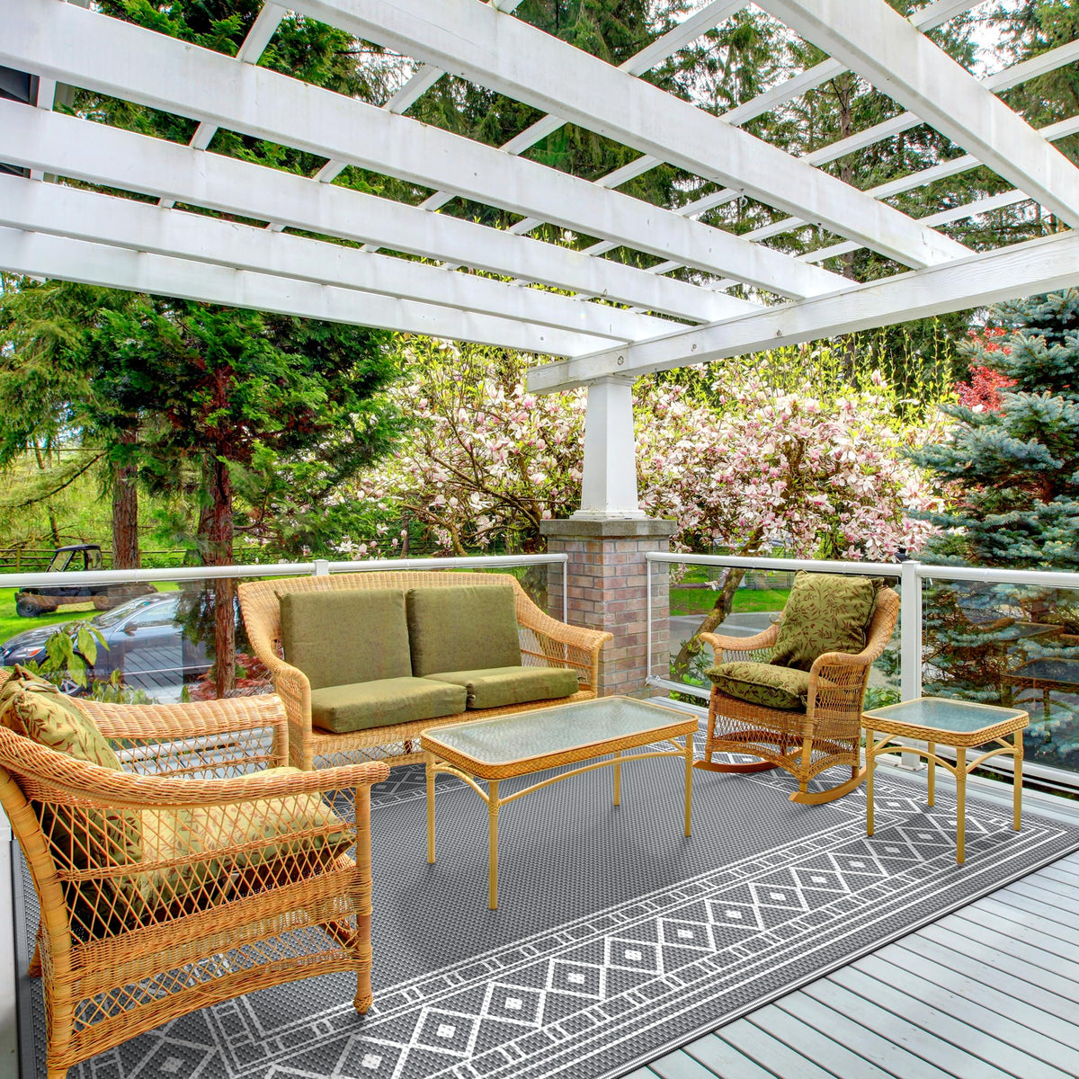 GENIMO versatile rug suits porches decks balconies and patios.