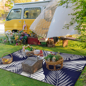 GENIMO waterproof outdoor rug resists stains and cleans easily after meals