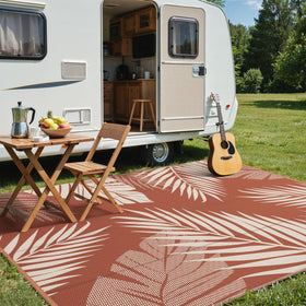 GENIMO outdoor rug waterproof and easy to clean for messes.