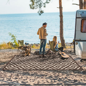 GENIMO outdoor rug with waterproof surface resists spills during gatherings.