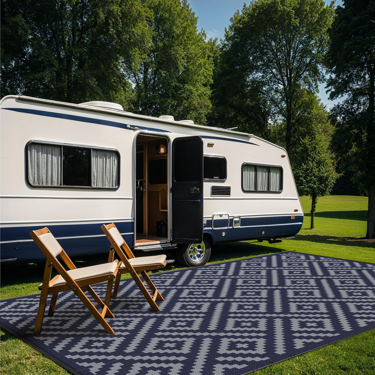 GENIMO durable polypropylene weave provides sturdy, pet-friendly outdoor comfort.