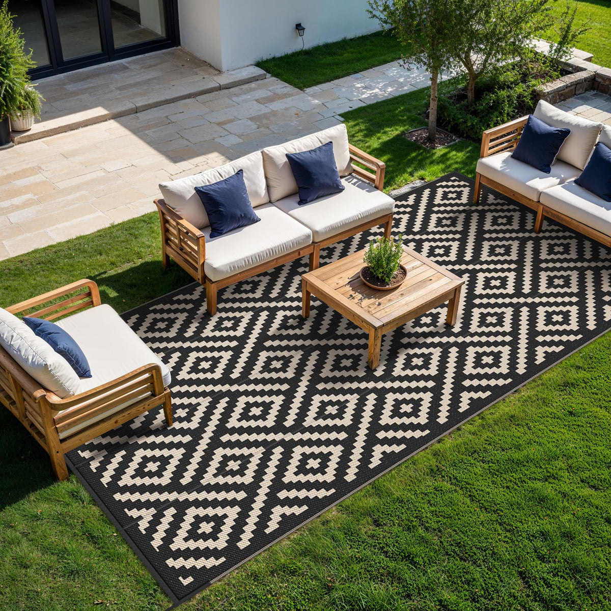 GENIMO reversible geometric-pattern rug showing two usable sides