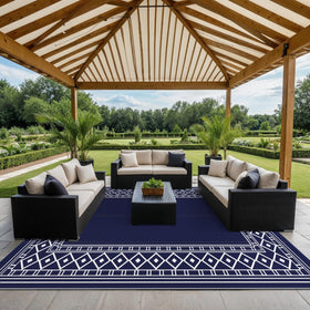 GENIMO rug center rectangle focus enhances table setup on balconies.
