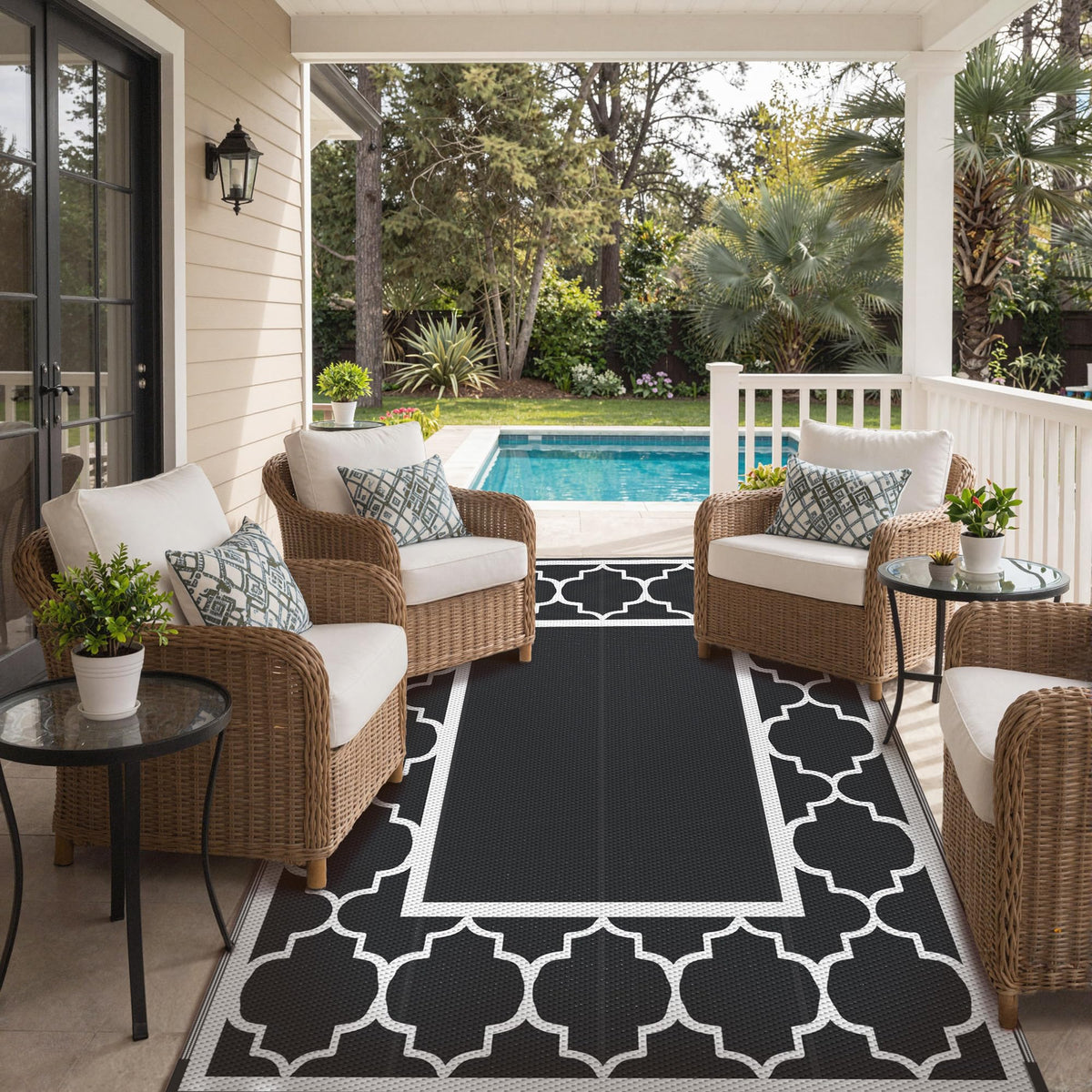 GENIMO waterproof patio rug dries quickly after outdoor use.