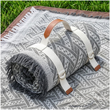 Genovega 2-in-1 extra large rug top layer showcased for picnics and lounging outdoors.