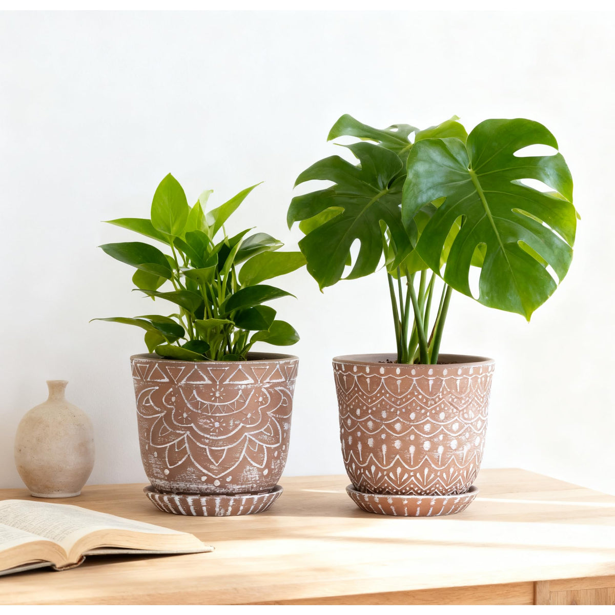 Gepege ceramic planter on a desk adds minimalist elegance