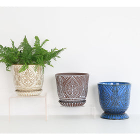 Gepege white ceramic plant pot suited for succulents and small herbs.