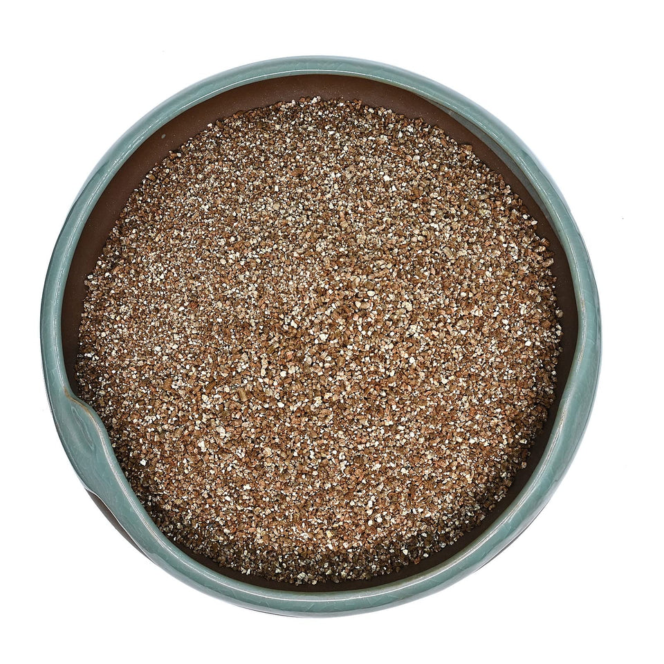 Gerta 20QT vermiculite bulk bag for simple soil conditioning and moisture retention.