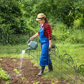 Versatile Getlay garden fence edge for beds, lawns, and borders.