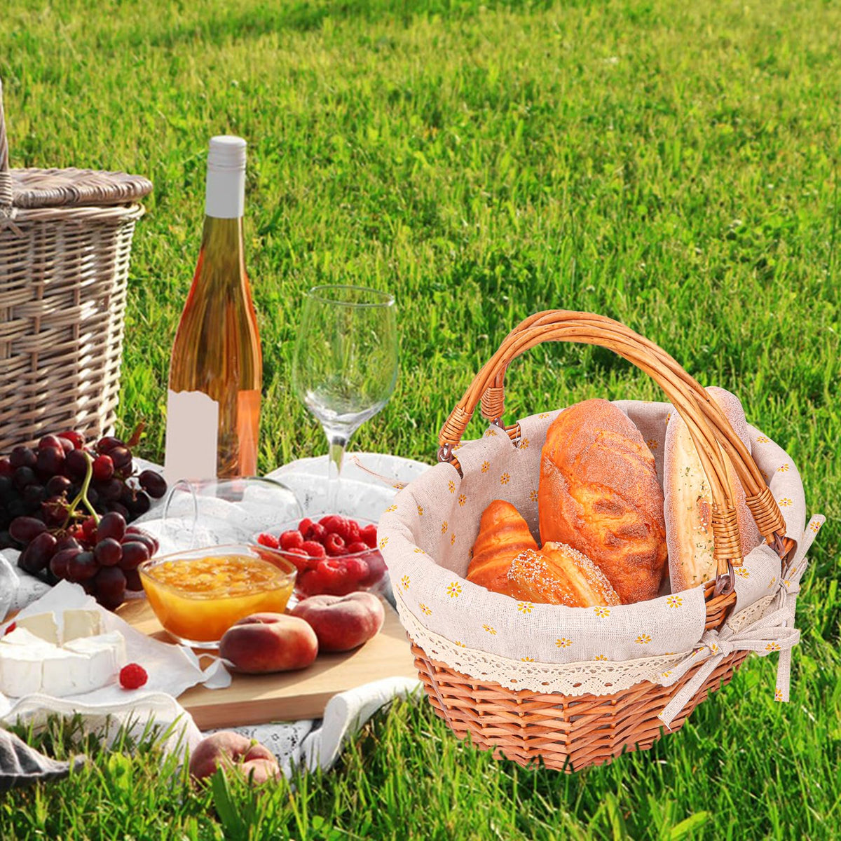 Geytetqi wicker basket with foldable handles ideal for gifts and travel.