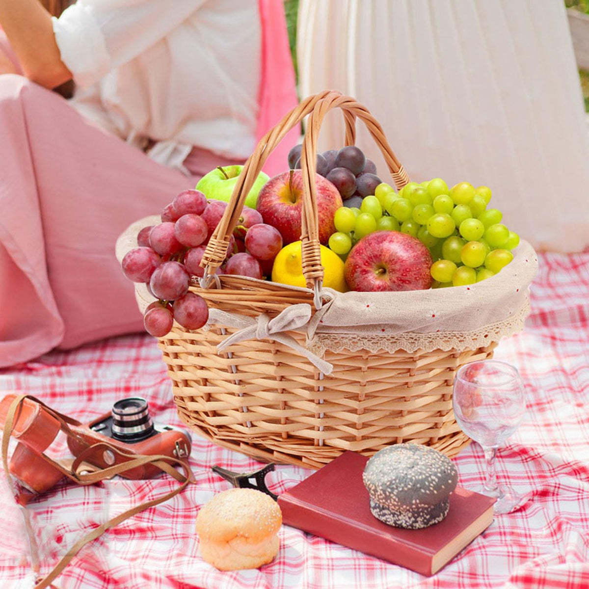 Geytetqi wicker basket doubles as stylish storage or décor.
