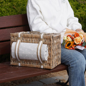 G GOOD GAIN portable picnic basket design for two people.