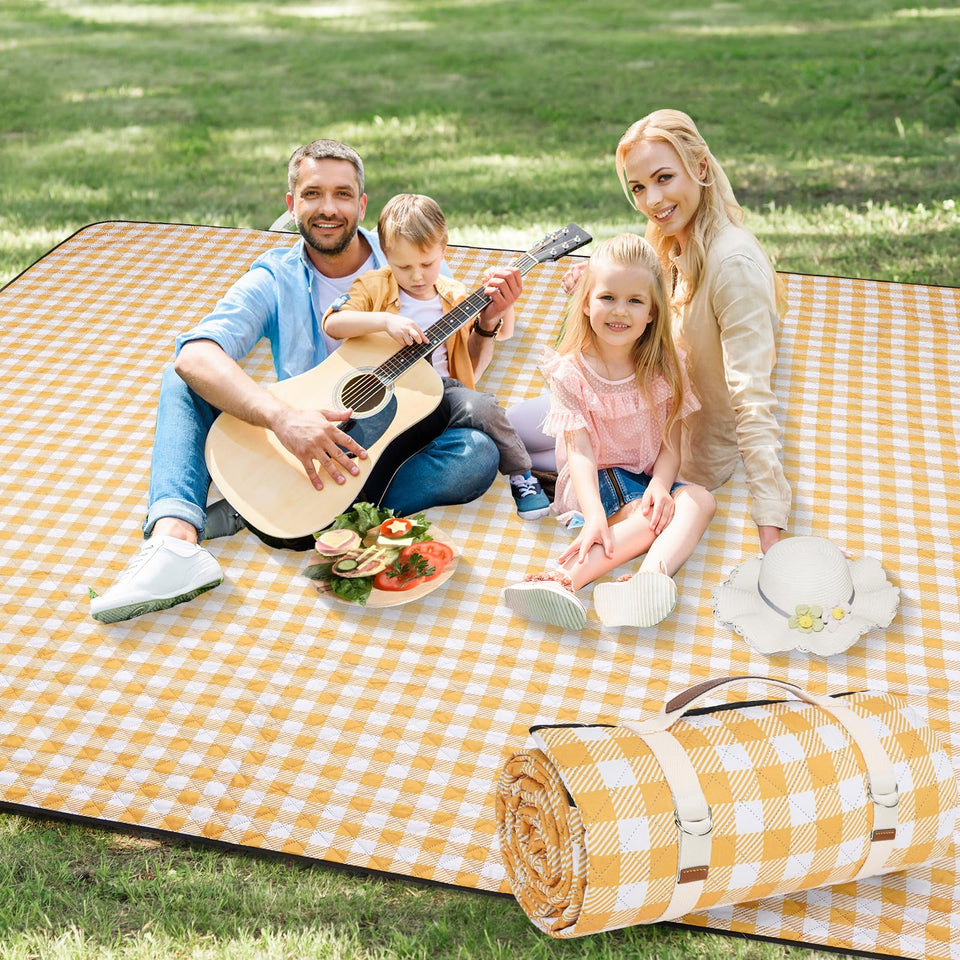 G GOOD GAIN picnic blanket 80x80 open on grass for family comfort.