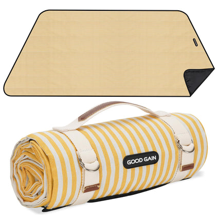 G GOOD GAIN picnic blanket shows waterproof backing for damp grass.