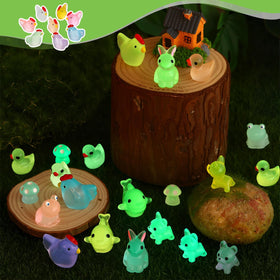 GGSTDDUP luminous mini chickens for dioramas and planters with glow.
