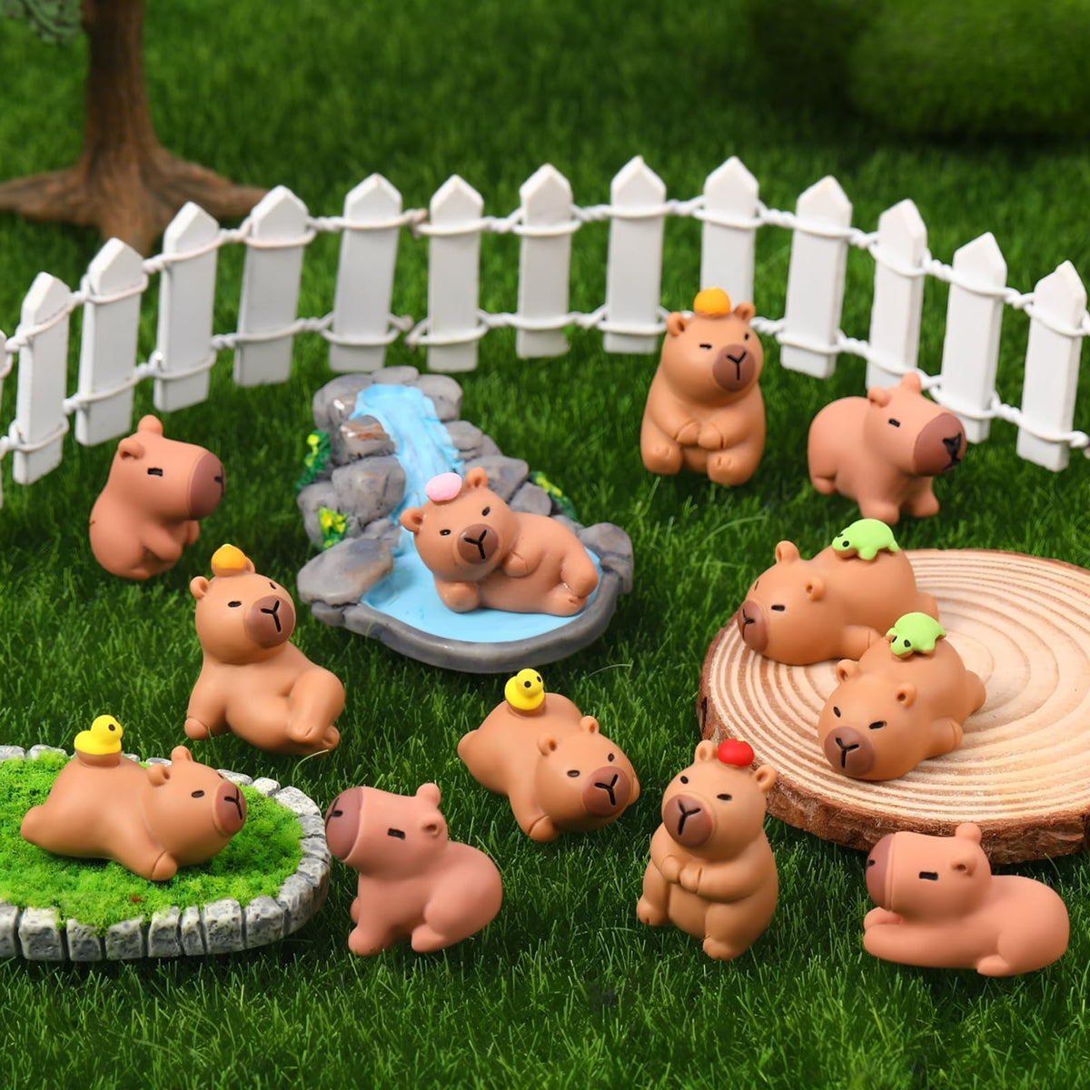 GGSTDDUP waterproof resin capybaras resist fading for long-term decorative use.