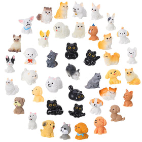 GGSTDDUP mini cat and dog figurines collection for display.