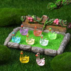 GGSTDDUP resin mini geese for lightweight, durable decor.