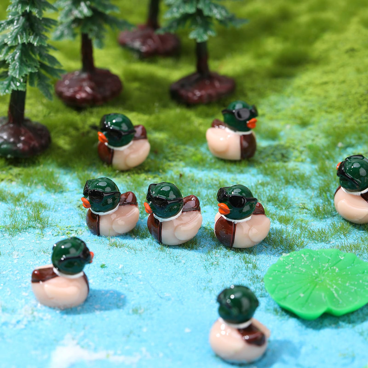 GGSTDDUP sunglasses ducks collection makes a quirky gift for bird lovers.