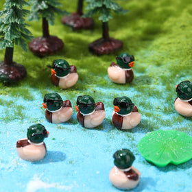 GGSTDDUP sunglasses ducks collection makes a quirky gift for bird lovers.