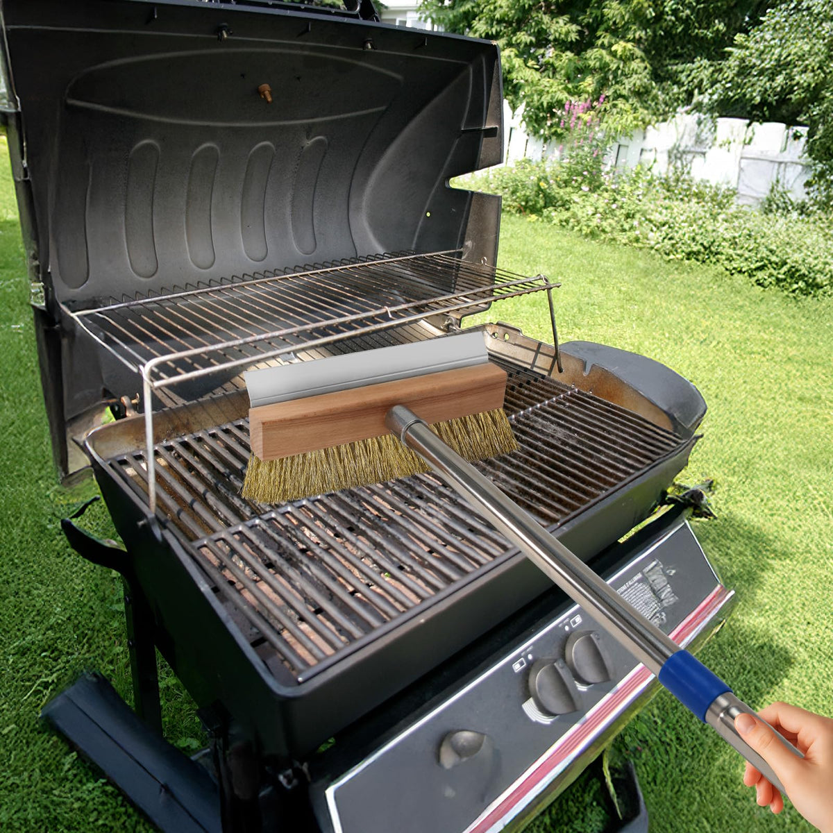 GHWMYD brush cleans stainless steel, cast iron, and grill racks with ease