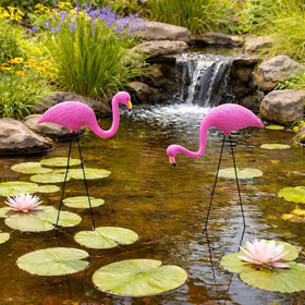 GiftExpress easy-assembly flamingos with detachable stakes, store neatly after events.