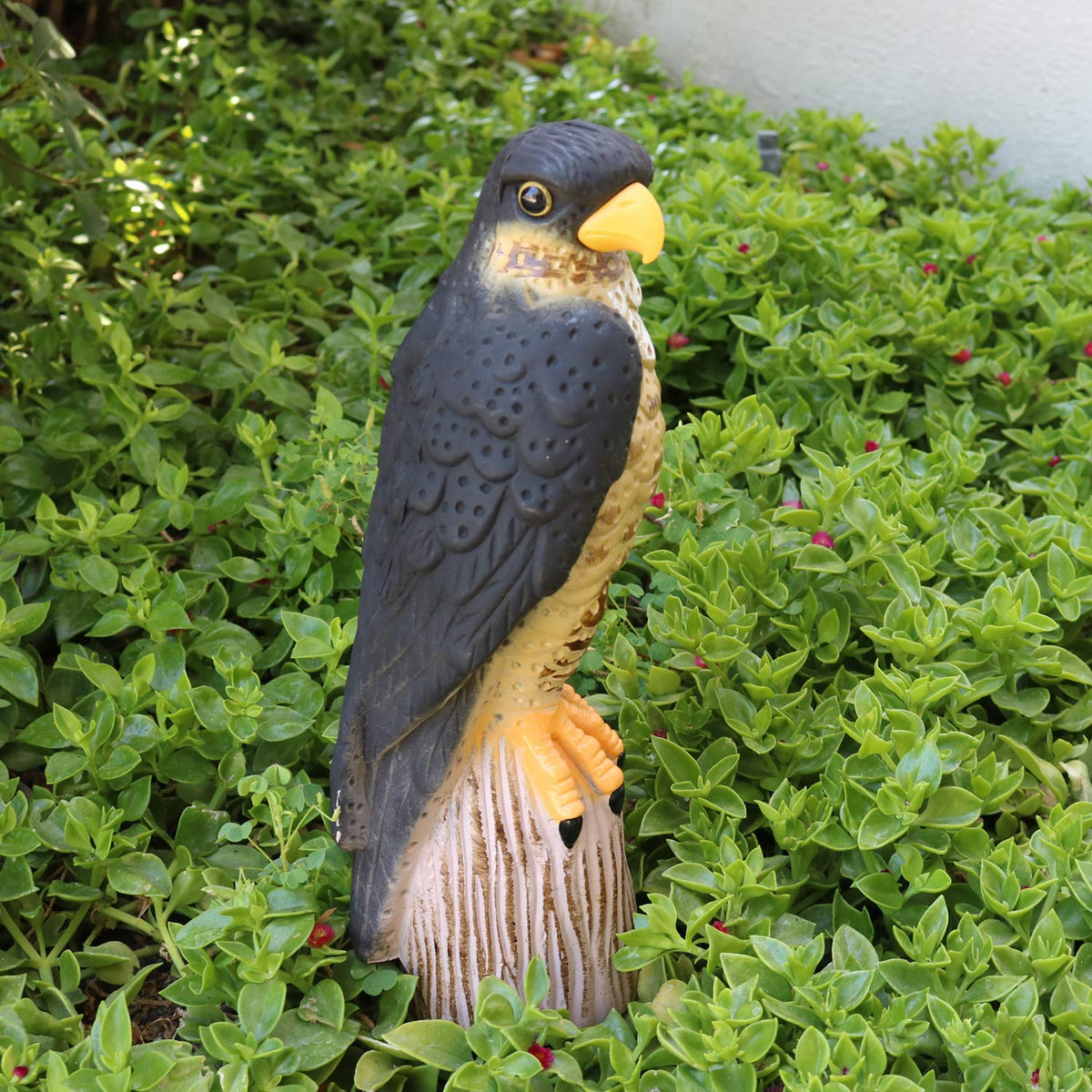 GiftExpress hand-painted finish resists fading for long-lasting garden decor.