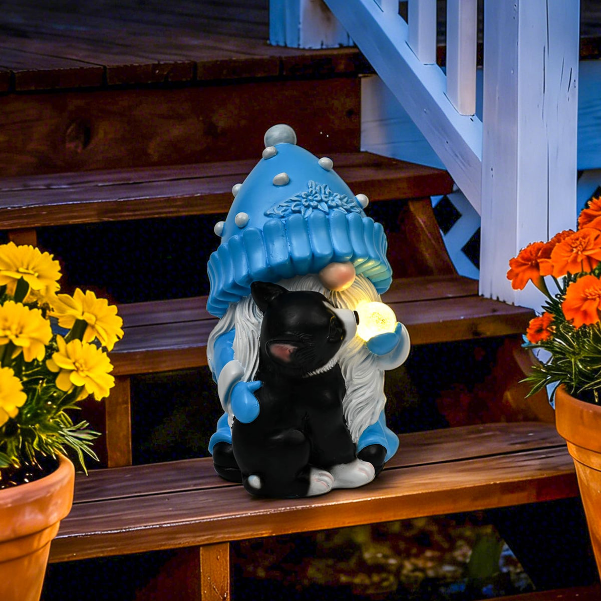 GIGALUMI weatherproof resin figure stands up to damp conditions outdoors