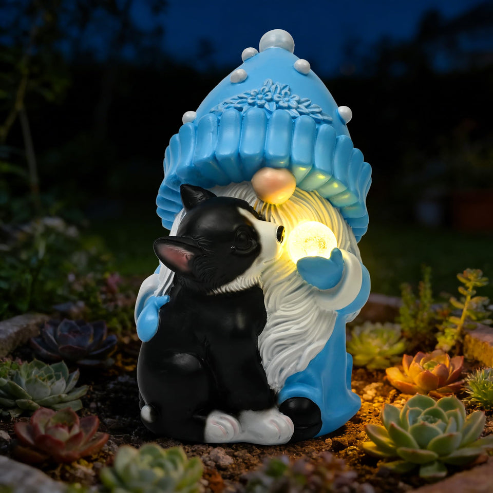 GIGALUMI solar garden gnome with dog lights up dusk as cozy outdoor ambiance